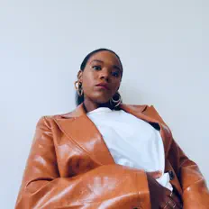 Kayiahを聴いたり、ミュージックビデオを鑑賞したり、経歴やツアー日程などを確認したりしましょう！