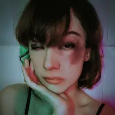 Poslechněte si interpreta akana, sledujte hudební videa, přečtěte si životopis, podívejte se na data turné a další informace.