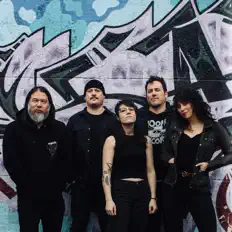 聆聽 Midnight Peg、觀看音樂影片、閱讀小傳、查看巡演日期等！