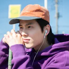 Dengarkan Gen Kakon, tonton video musik, baca bio, lihat tanggal tur & lainnya!