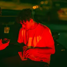 Hör dir Corey Scott an, schau dir Musikvideos an, lies die Biografie, finde Tourdaten und mehr!