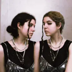 Sol Jané dinle, müzik videolarını izle, biyografisini oku, tur tarihlerini ve daha fazlasını gör!