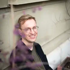 Listen to Samuel Leipold, watch music videos, read bio, see tour dates & more!