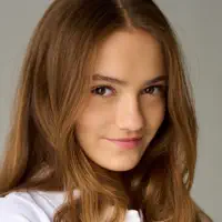 Poslechněte si interpreta undefined, sledujte hudební videa, přečtěte si životopis, podívejte se na data turné a další informace.