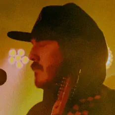 聆聽 Shiddo、觀看音樂影片、閱讀小傳、查看巡演日期等！