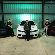 聆聽 Los Chakalosos、觀看音樂影片、閱讀小傳、查看巡演日期等！