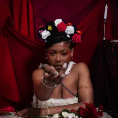 收听 Mølie、观看音乐视频、阅读小传、查看巡演日期等 ！