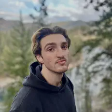 Escucha a Clay Collisson, mira videos musicales, lee su biografía, consulta las fechas de las gira y más.