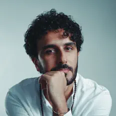 Poslechněte si interpreta Parham Haghighi, sledujte hudební videa, přečtěte si životopis, podívejte se na data turné a další informace.