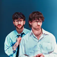 Ascolta MOLODI, guarda video musicali, leggi la biografia, vedi le date del tour & altro!