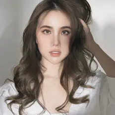 Agatha Chelseaを聴いたり、ミュージックビデオを鑑賞したり、経歴やツアー日程などを確認したりしましょう！