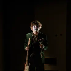 Luister naar ziggy grey, bekijk muziekvideo's, lees de bio, bekijk de tourdata, en meer!