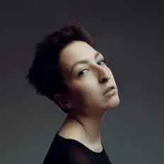 Poslechněte si interpreta Alina Os, sledujte hudební videa, přečtěte si životopis, podívejte se na data turné a další informace.