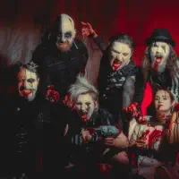 Hör dir undefined an, schau dir Musikvideos an, lies die Biografie, finde Tourdaten und mehr!