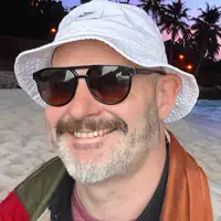 Poslechněte si interpreta undefined, sledujte hudební videa, přečtěte si životopis, podívejte se na data turné a další informace.