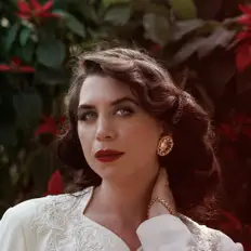 Lacy Roseを聴いたり、ミュージックビデオを鑑賞したり、経歴やツアー日程などを確認したりしましょう！