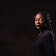 Hör dir NESSA an, schau dir Musikvideos an, lies die Biografie, finde Tourdaten und mehr!