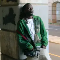 Ascolta undefined, guarda video musicali, leggi la biografia, vedi le date del tour & altro!