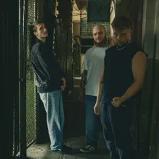 Vandaal: песни, клипы, биография, даты выступлений и многое другое.