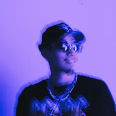 CHRISLVCK सुनें, म्यूज़िक वीडियो देखें, बायो पढ़ें, दौरे की तारीखें और बहुत कुछ देखें!