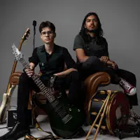 undefined을(를) 듣고, 뮤직 비디오를 보고, 약력을 읽고, 투어 일정 등을 확인하세요!