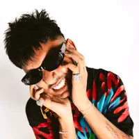 Ascolta undefined, guarda video musicali, leggi la biografia, vedi le date del tour & altro!