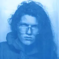 Poslechněte si interpreta undefined, sledujte hudební videa, přečtěte si životopis, podívejte se na data turné a další informace.