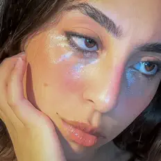 聆聽 Gina Shawqi、觀看音樂影片、閱讀小傳、查看巡演日期等！
