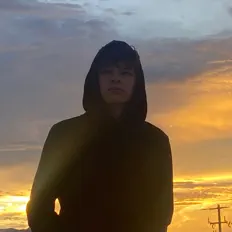 收听 Luis Hernandez、观看音乐视频、阅读小传、查看巡演日期等 ！