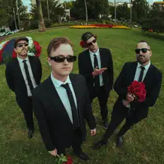 Ouve blindr, vê vídeos de música, lê a biografia, vê as datas da digressão e muito mais!