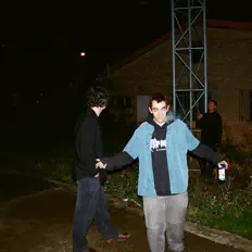 Ouve deathcrash, vê vídeos de música, lê a biografia, vê as datas da digressão e muito mais!