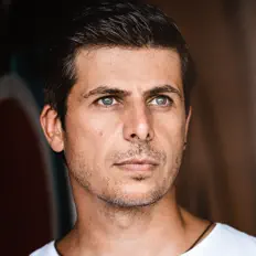 Hör dir Silva an, schau dir Musikvideos an, lies die Biografie, finde Tourdaten und mehr!