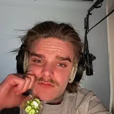 Posłuchaj wykonawcy Syan, obejrzyj teledyski, przeczytaj biografię, zobacz daty tras koncertowych i nie tylko!