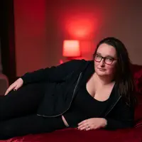 Escucha a undefined, mira videos musicales, lee su biografía, consulta las fechas de las gira y más.