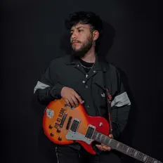 聆聽 Jhams、觀看音樂影片、閱讀小傳、查看巡演日期等！