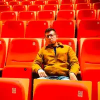 undefined을(를) 듣고, 뮤직 비디오를 보고, 약력을 읽고, 투어 일정 등을 확인하세요!