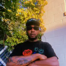 Posłuchaj wykonawcy Skeeterlaflare, obejrzyj teledyski, przeczytaj biografię, zobacz daty tras koncertowych i nie tylko!