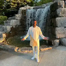 收听 ApexWashi、观看音乐视频、阅读小传、查看巡演日期等 ！