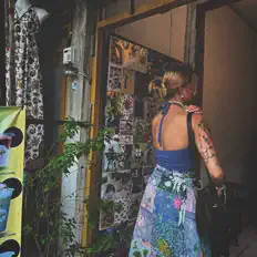 Escucha a Isla May, mira videos musicales, lee su biografía, consulta las fechas de las gira y más.