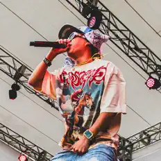 Ouve Cornbread, vê vídeos de música, lê a biografia, vê as datas da digressão e muito mais!