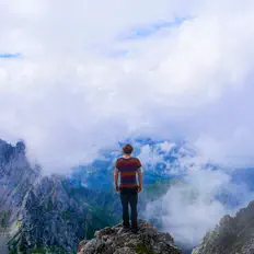 Luister naar Jakuzzi, bekijk muziekvideo's, lees de bio, bekijk de tourdata, en meer!