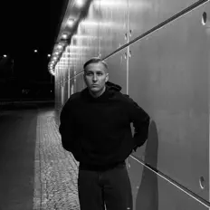 收听 hessu、观看音乐视频、阅读小传、查看巡演日期等 ！