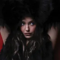 undefinedを聴いたり、ミュージックビデオを鑑賞したり、経歴やツアー日程などを確認したりしましょう！