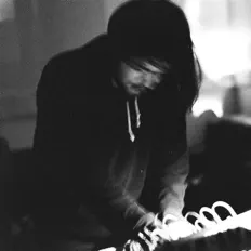 Nuwandaを聴いたり、ミュージックビデオを鑑賞したり、経歴やツアー日程などを確認したりしましょう！