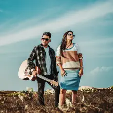 Poslechněte si interpreta York & Kamila, sledujte hudební videa, přečtěte si životopis, podívejte se na data turné a další informace.