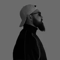 undefinedを聴いたり、ミュージックビデオを鑑賞したり、経歴やツアー日程などを確認したりしましょう！