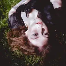 Hayley Dareを聴いたり、ミュージックビデオを鑑賞したり、経歴やツアー日程などを確認したりしましょう！