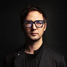 聆聽 戴維契、觀看音樂影片、閱讀小傳、查看巡演日期等！