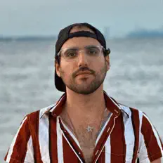 Escucha a Jorion, mira videos musicales, lee su biografía, consulta las fechas de las gira y más.