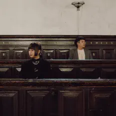 聆聽 In Inertia、觀看音樂影片、閱讀小傳、查看巡演日期等！